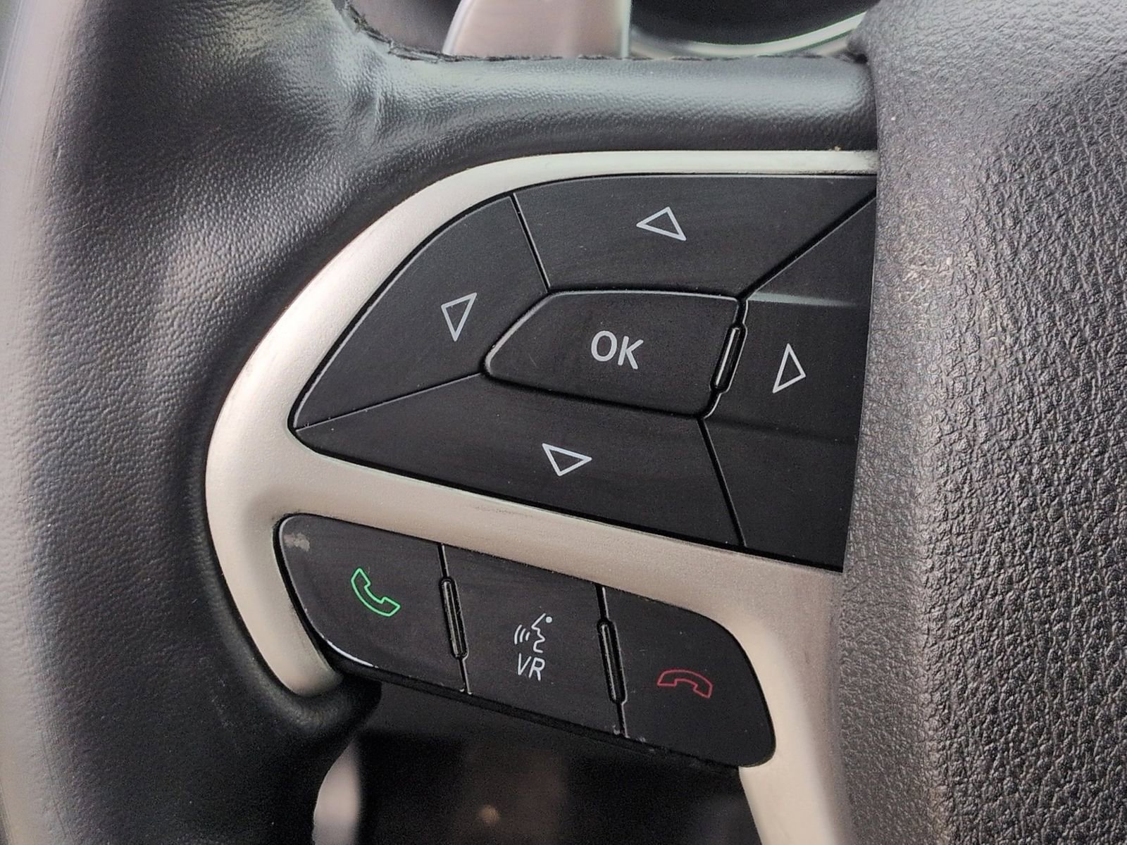 Used 2015 Jeep Grand Cherokee Altitude image 30