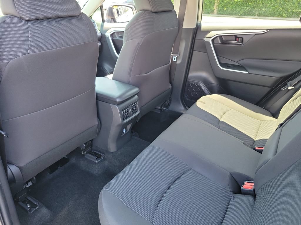 Used 2024 Toyota RAV4 LE AWD/4WD image 15