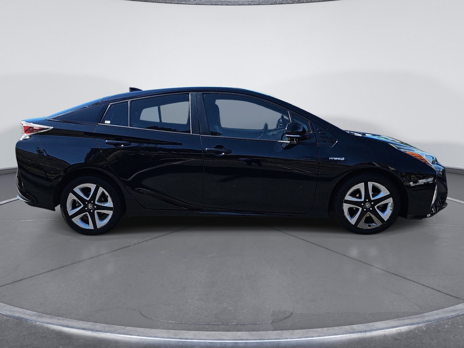 Used 2017 Toyota Prius Three Touring w/ Carpet Mat Package FWD image 2