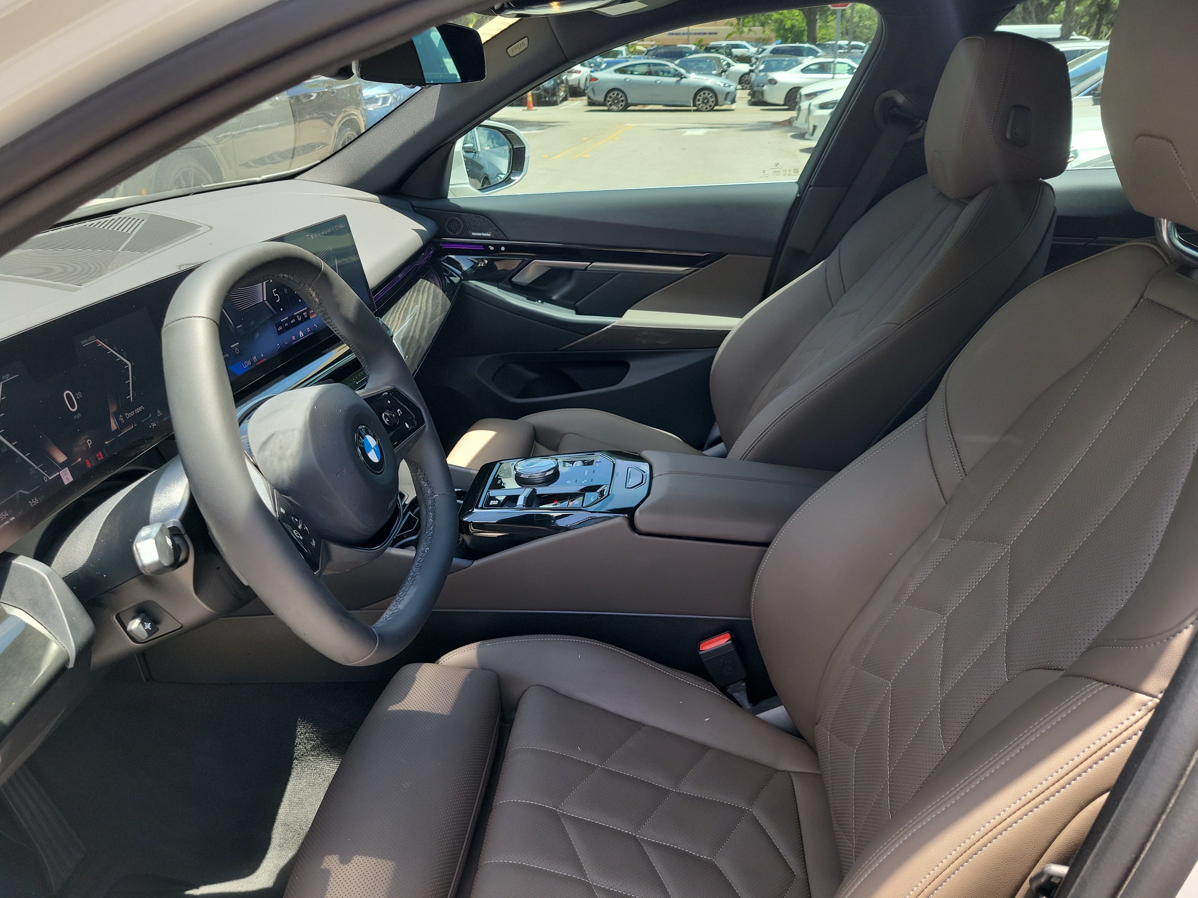 Used 2024 BMW 530i w/ Convenience Package RWD image 28