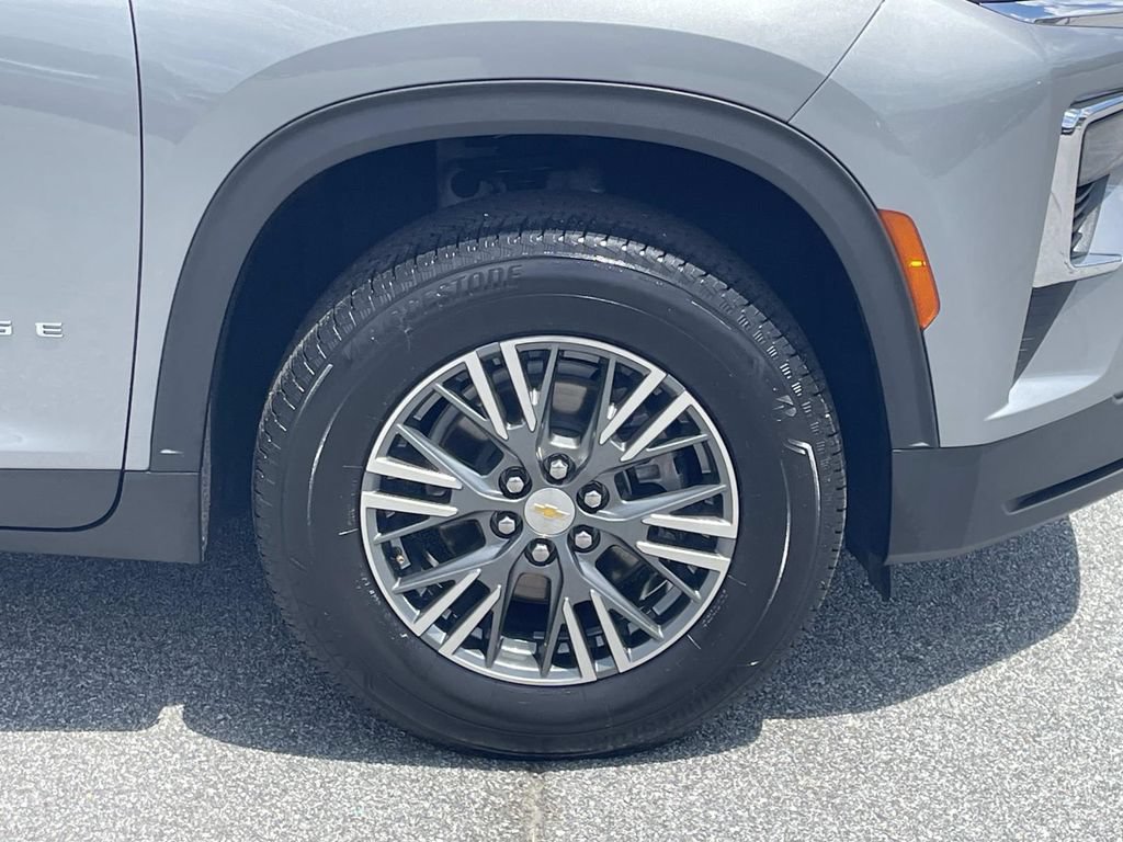 Used 2024 Chevrolet Traverse LT w/ LPO, Floor Liner Package FWD image 10
