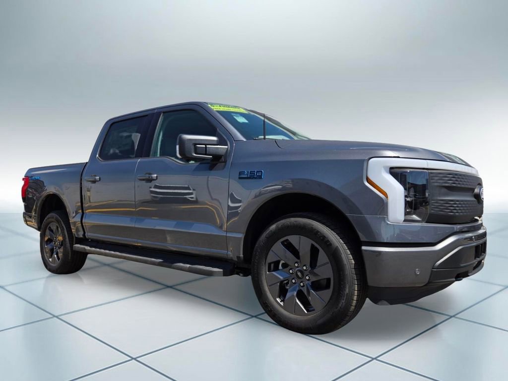 New 2025 Ford F150 Lightning Flash AWD/4WD image 3