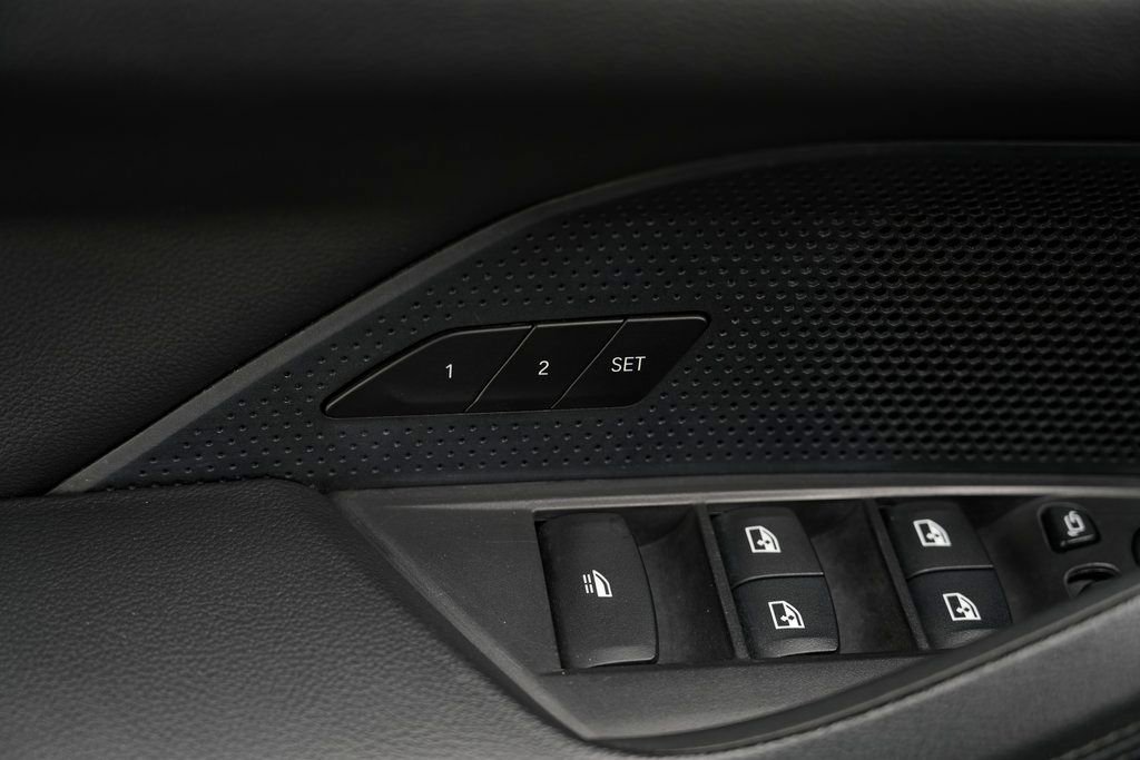 Used 2021 BMW 430i Convertible w/ Premium Package image 26