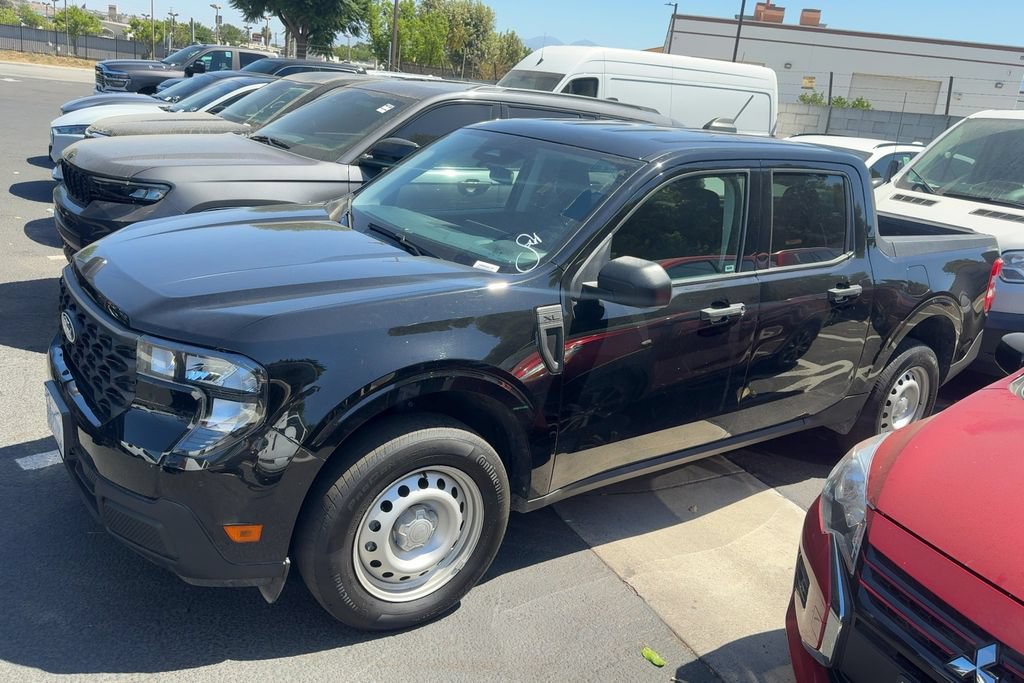 Used 2025 Ford Maverick XL w/ Equipment Group 101A AWD/4WD image 9