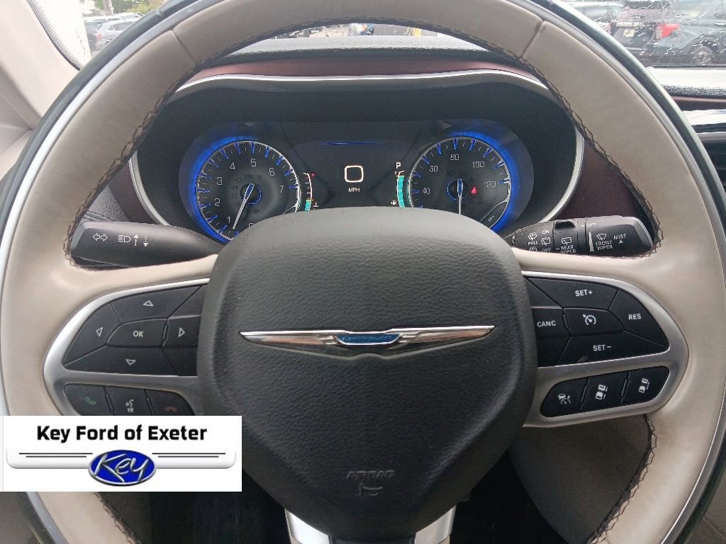 Used 2018 Chrysler Pacifica Limited w/ Advanced Safetytec Group FWD image 33