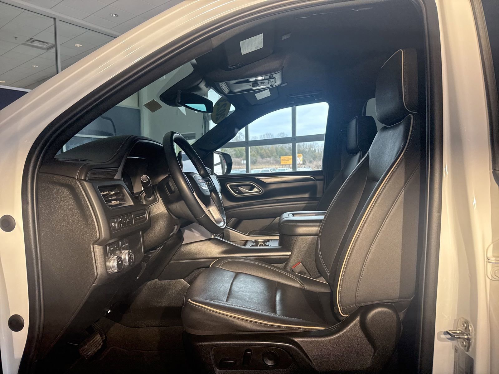 Used 2023 GMC Yukon SLT image 23