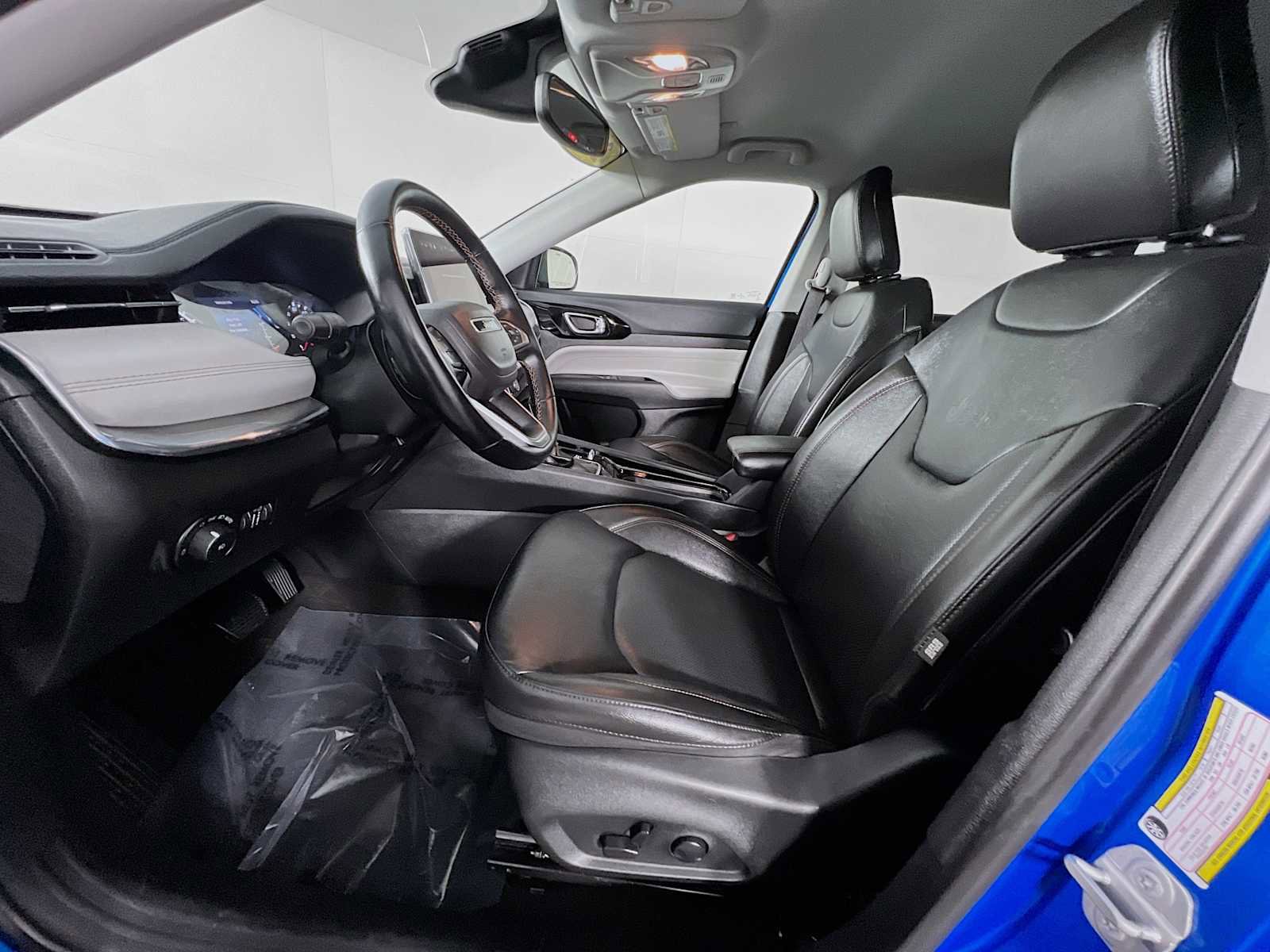 Used 2022 Jeep Compass Limited image 16