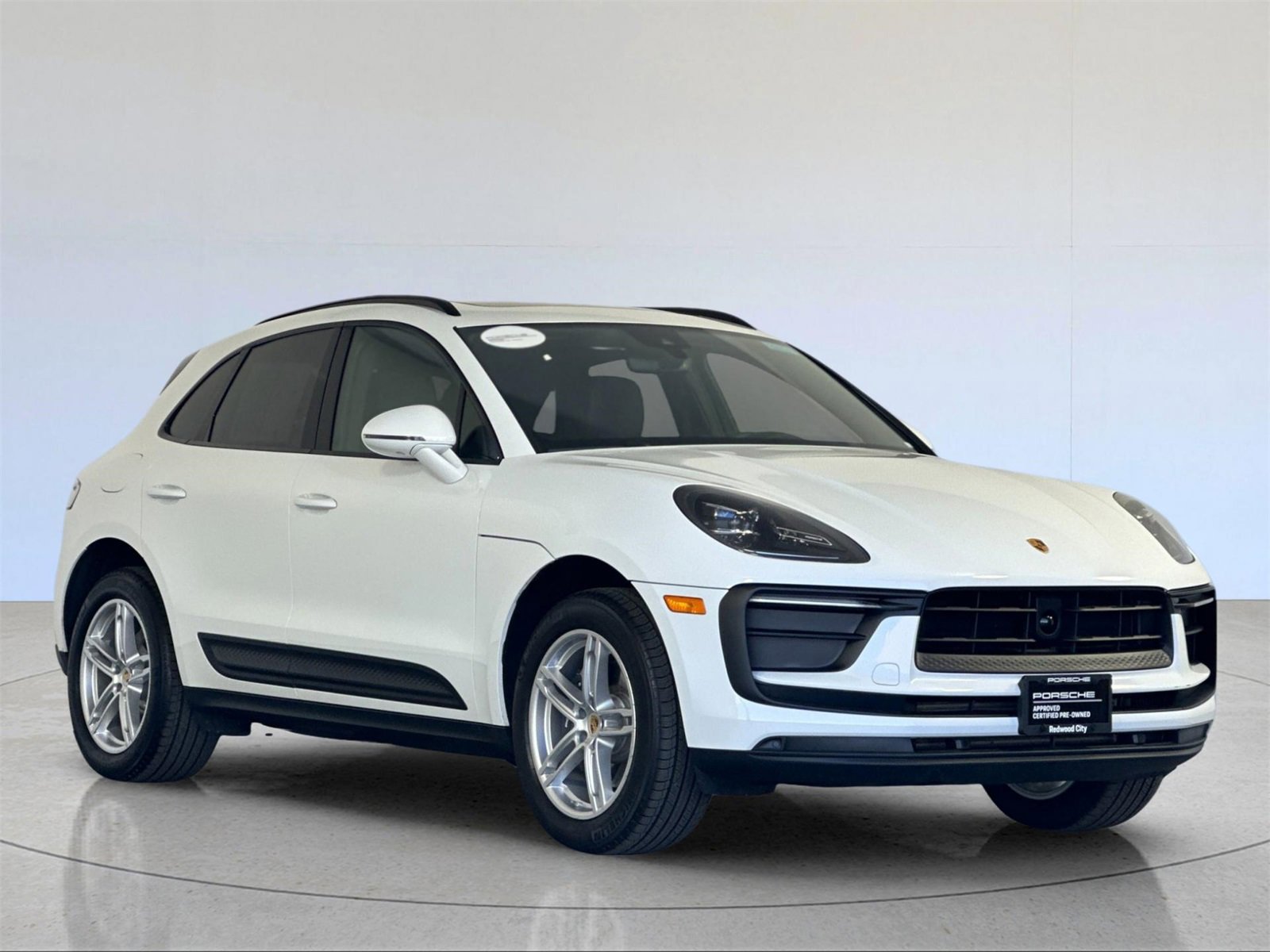 Used 2025 Porsche Macan image 10