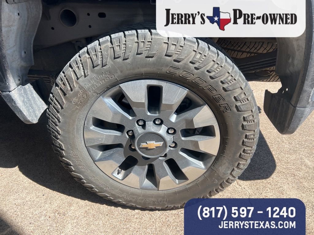 Used 2023 Chevrolet Silverado 2500 Custom w/ Custom Convenience Package image 7