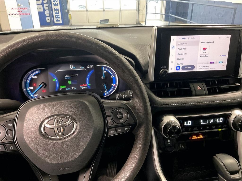 Used 2025 Toyota RAV4 XLE AWD/4WD image 19