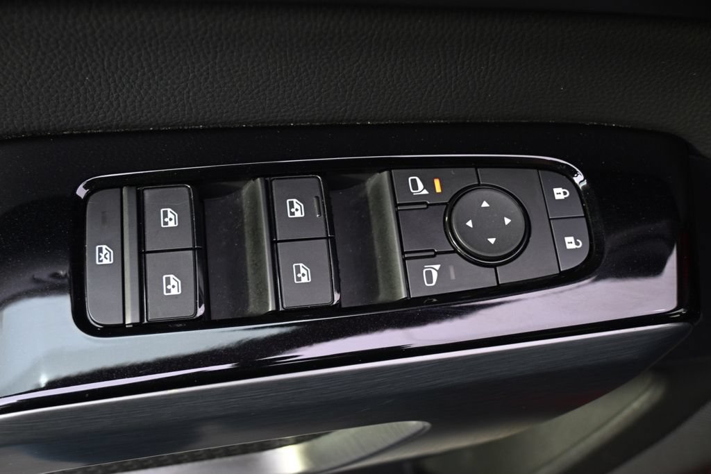 Used 2024 Nissan Pathfinder SL AWD/4WD image 24