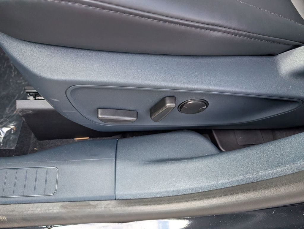 New 2026 Ford Maverick Lariat w/ Black Appearance Package image 23