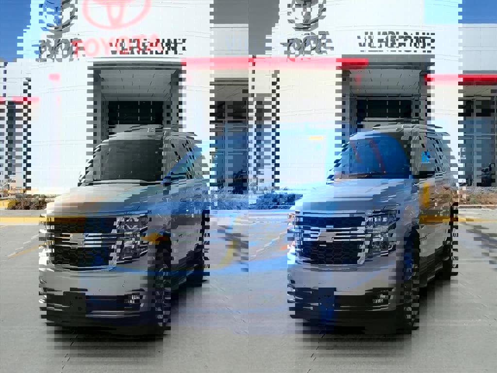 Used 2019 Chevrolet Suburban LT image 1