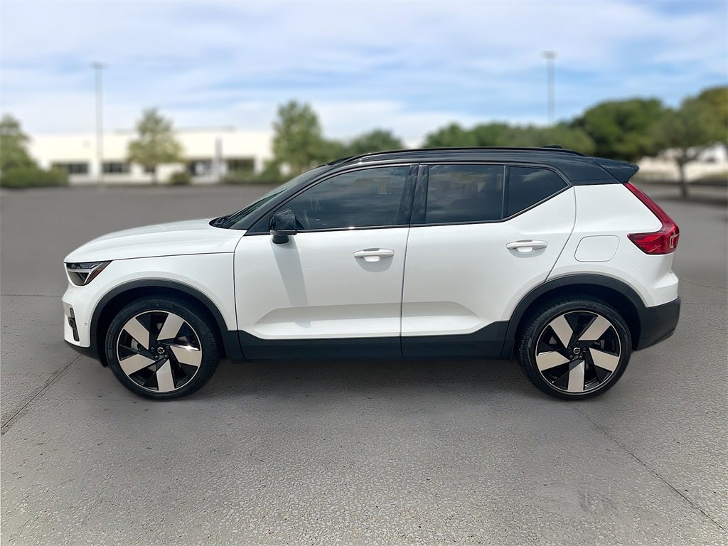 Used 2023 Volvo XC40 Recharge Ultimate image 4