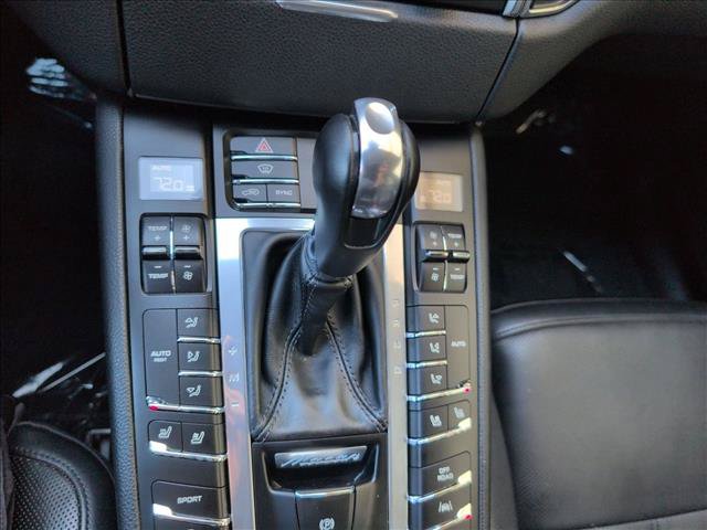 Used 2018 Porsche Macan AWD/4WD image 12