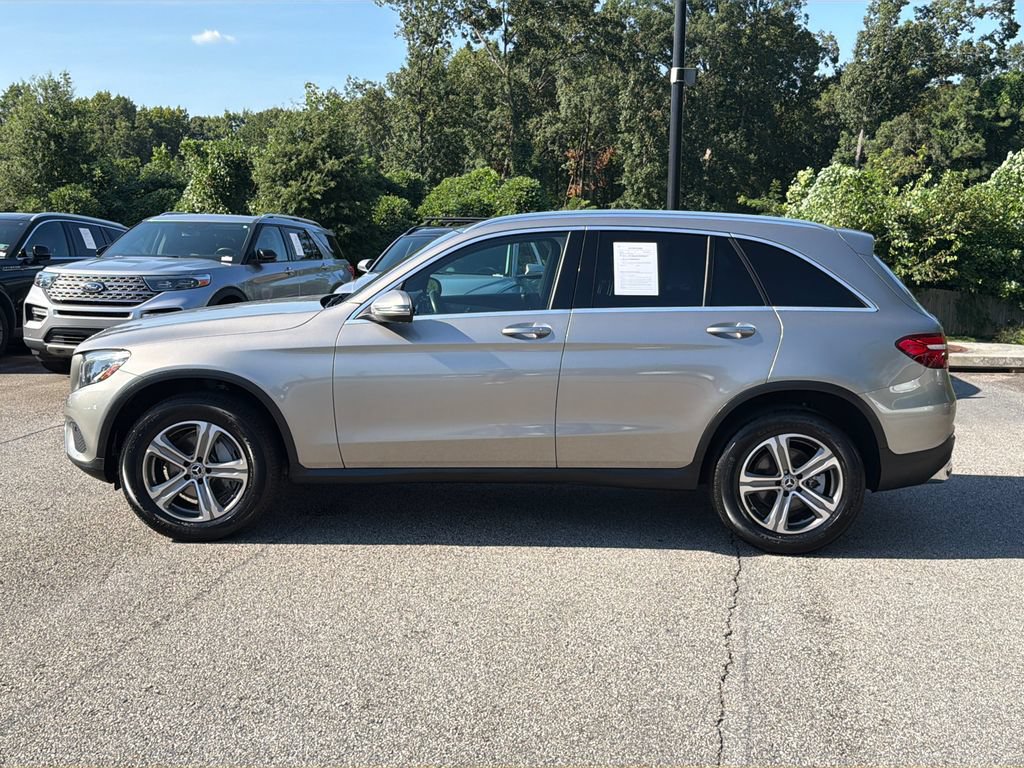 Used 2019 Mercedes-Benz GLC 300 4MATIC w/ Multimedia Package image 4