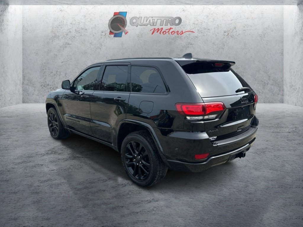 Used 2021 Jeep Grand Cherokee Laredo X AWD/4WD image 3