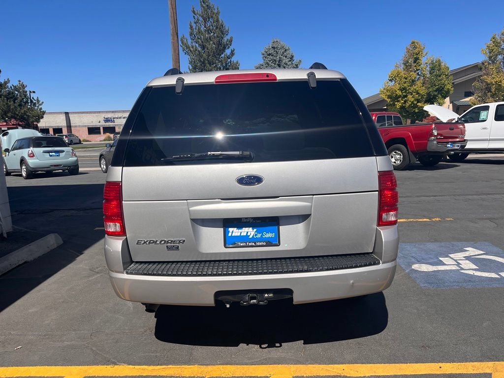 Used 2004 Ford Explorer XLT AWD/4WD image 4