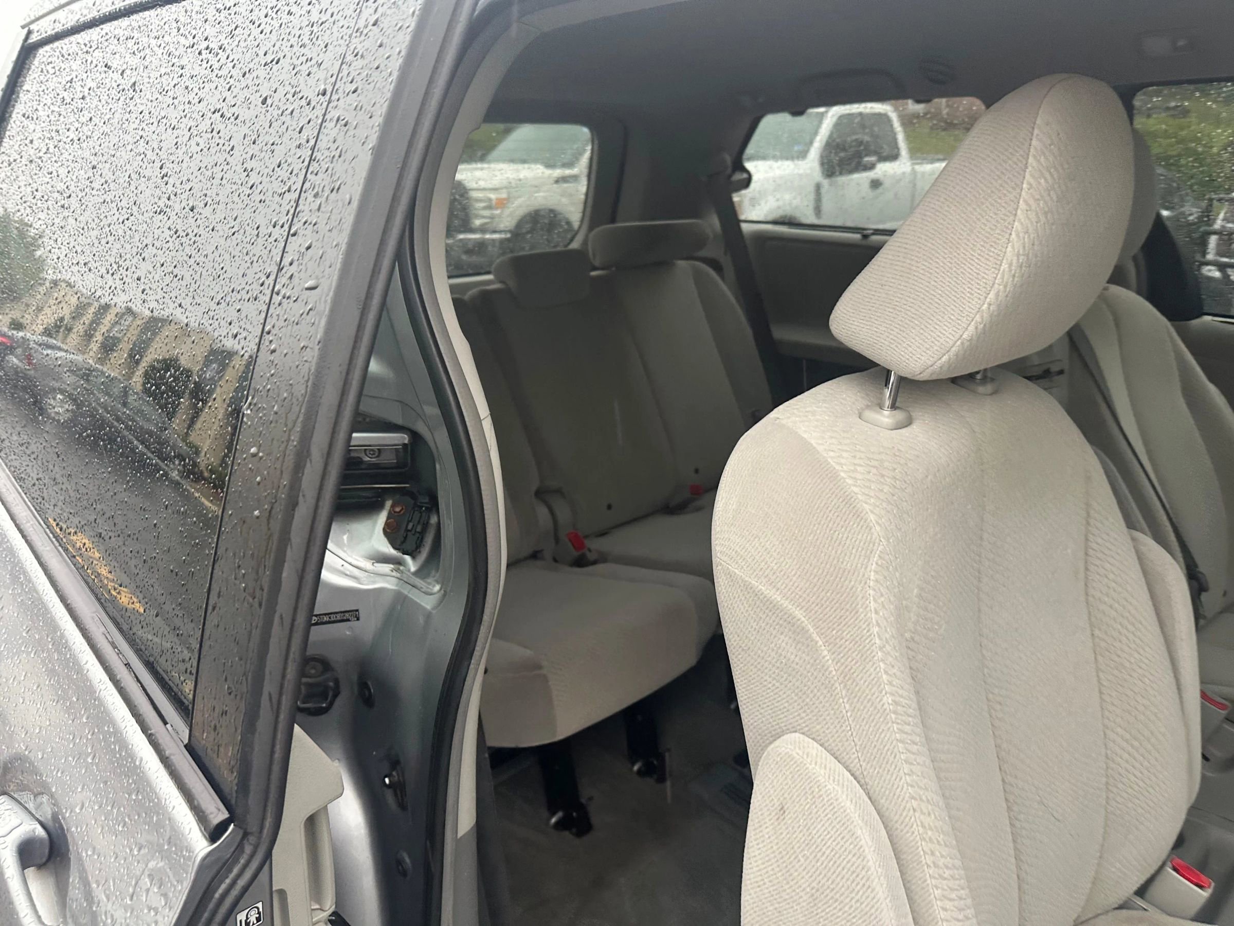 Used 2013 Toyota Sienna LE FWD image 17