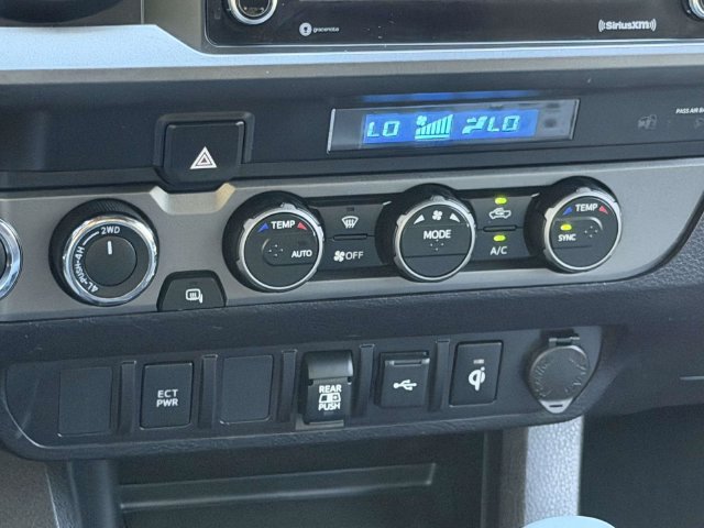 Used 2022 Toyota Tacoma TRD Sport AWD/4WD image 17