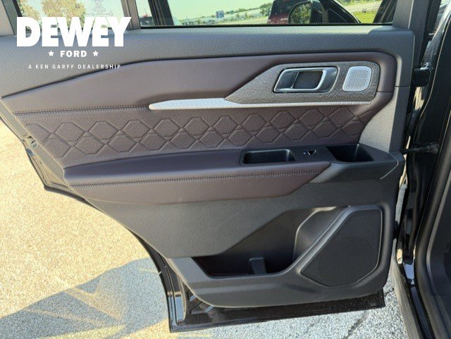 Used 2025 Ford Explorer Platinum w/ LUX Leather Package AWD/4WD image 25