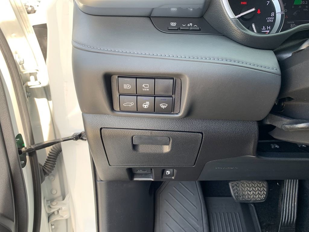 Used 2020 Toyota Highlander Platinum image 35