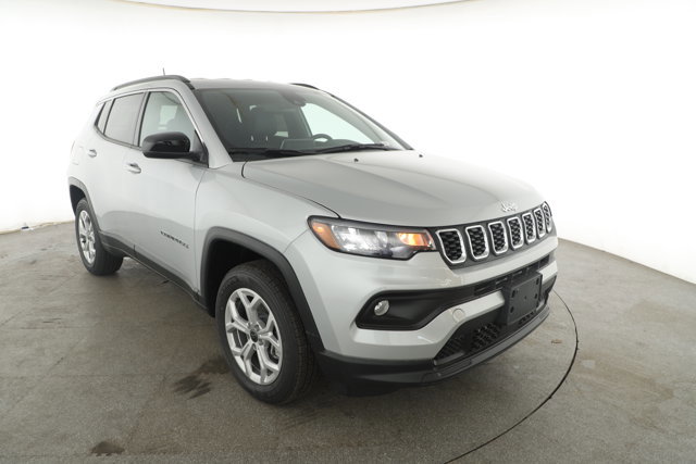New 2026 Jeep Compass Latitude image 3