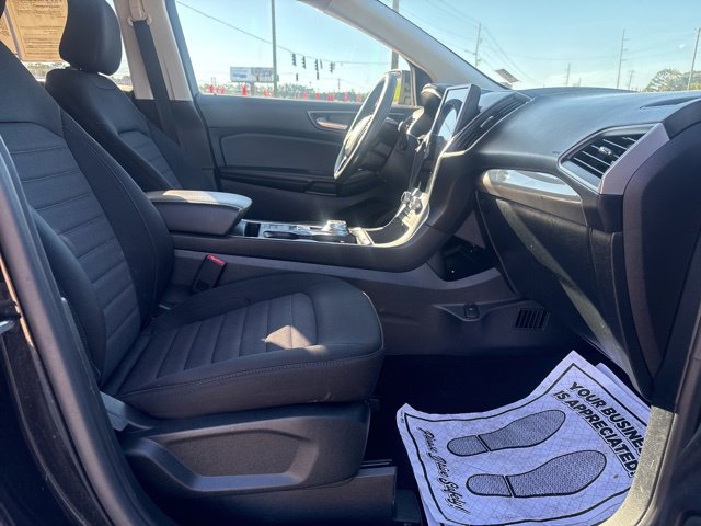Used 2022 Ford Edge SE w/ Black Appearance Package image 10