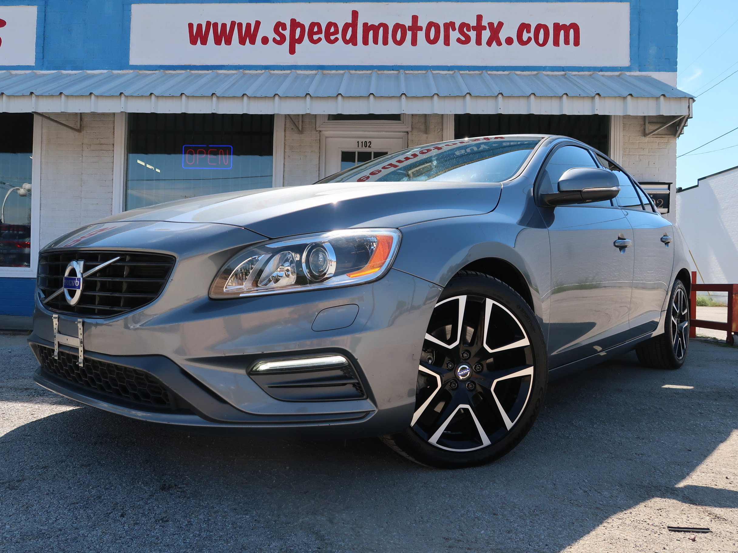 Used 2017 Volvo S60 T5 Dynamic FWD image 1