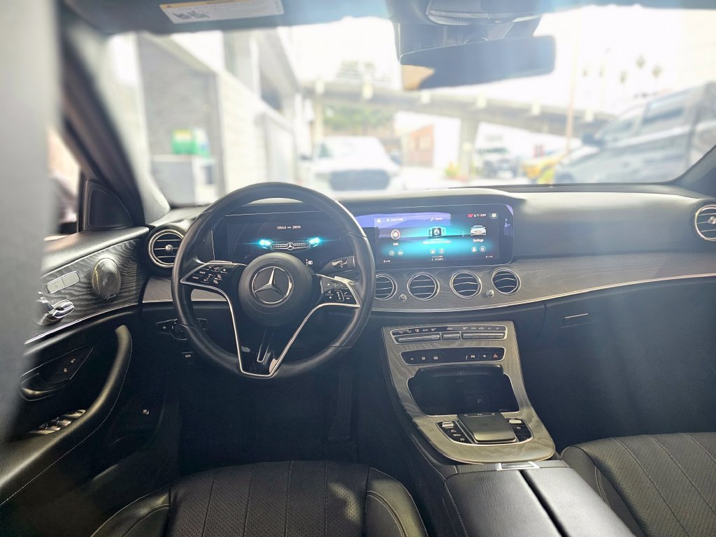 Used 2021 Mercedes-Benz E 350 Sedan w/ Premium Package image 34
