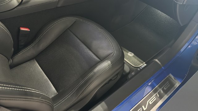 Used 2019 Chevrolet Corvette Stingray Coupe w/ 1LT RWD image 28