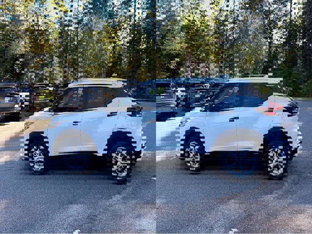 New 2025 Nissan Kicks Play S image 27