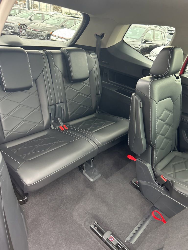 Used 2024 Volkswagen Atlas SE image 25