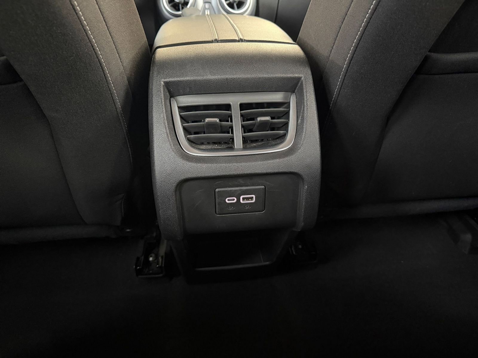 Used 2025 Chevrolet Blazer LT FWD image 23