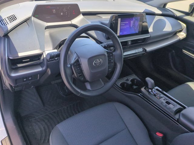 Used 2024 Toyota Prius LE FWD image 17