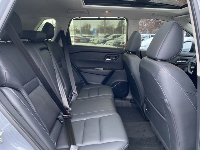 Used 2025 Nissan Rogue SL w/ SL Premium Package image 33