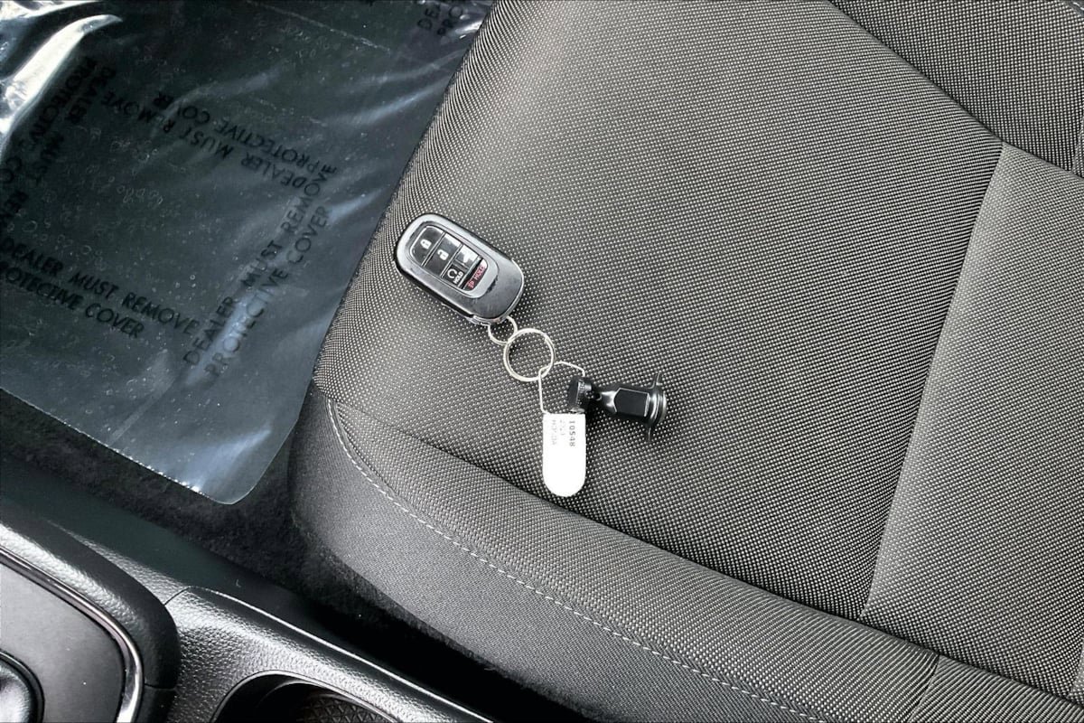 Used 2024 Honda CR-V EX image 11