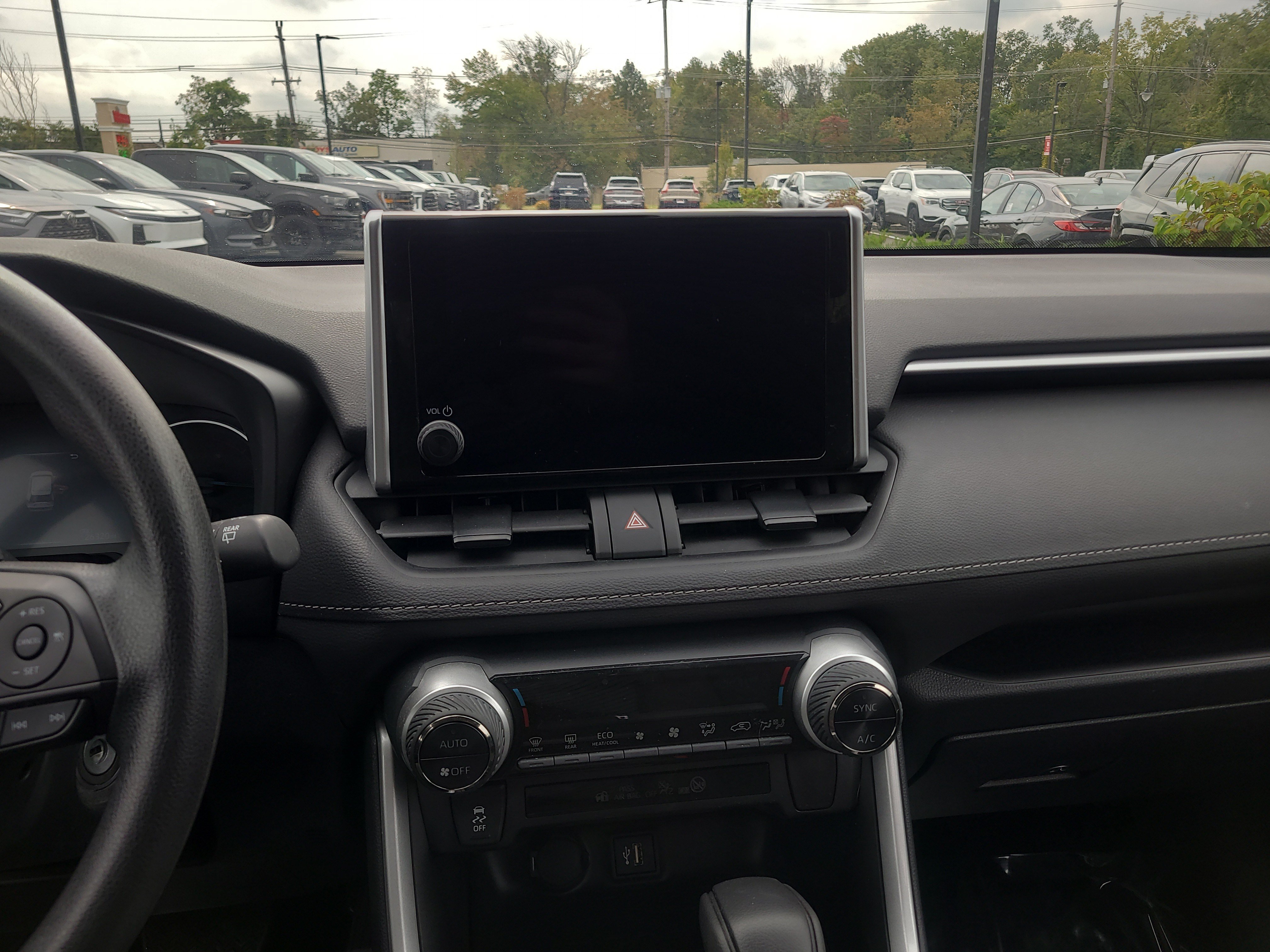 Certified 2024 Toyota RAV4 LE AWD/4WD image 19