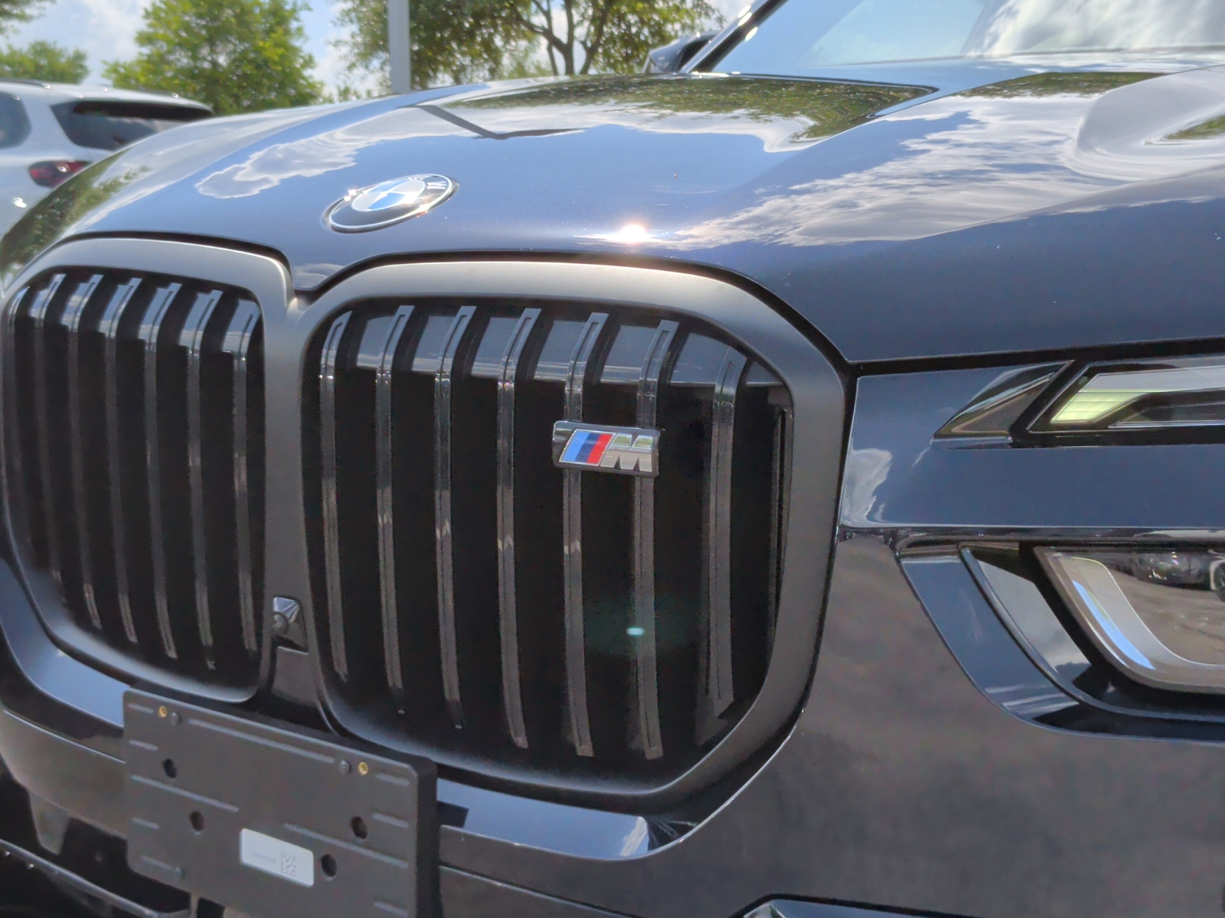 Used 2024 BMW X7 M60i w/ Executive Package image 13