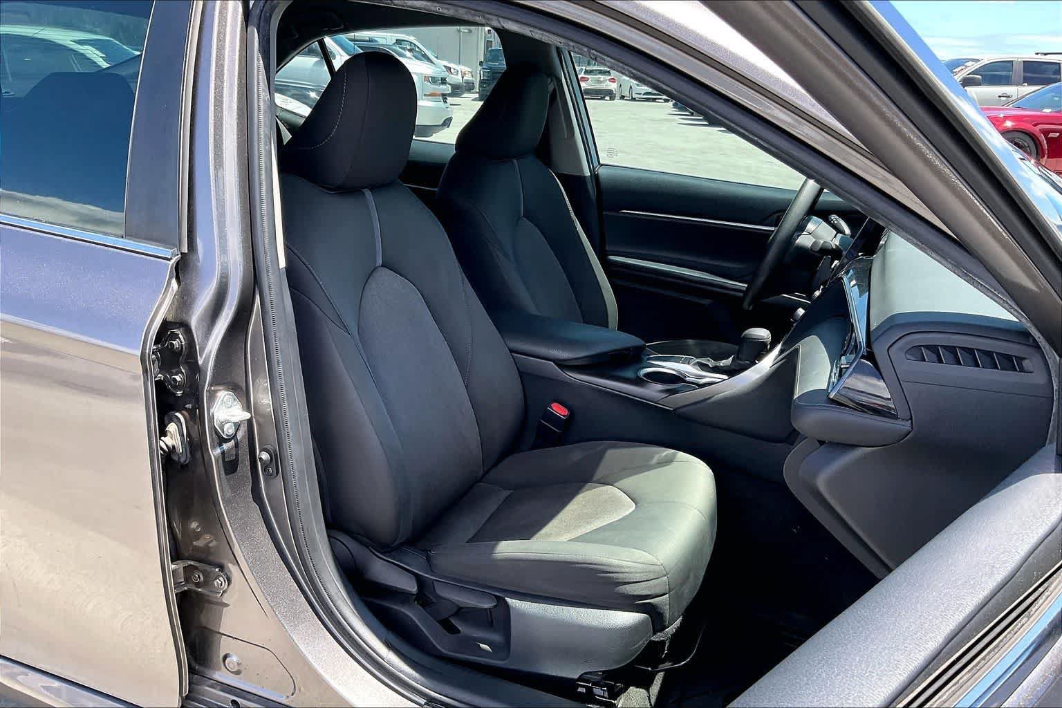 Used 2022 Toyota Camry LE FWD image 13