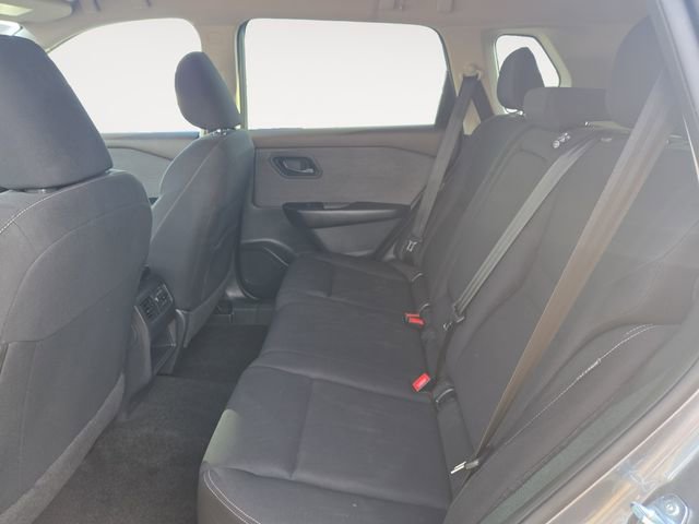 Used 2023 Nissan Rogue S image 14