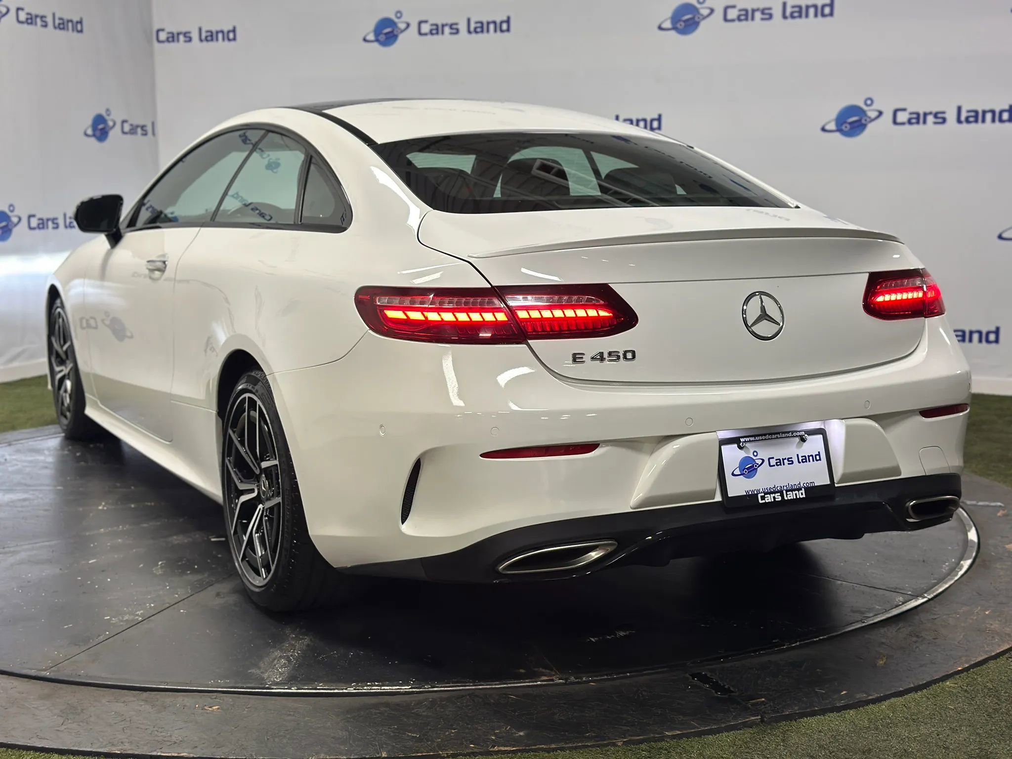 Used 2023 Mercedes-Benz E 450 Coupe image 5