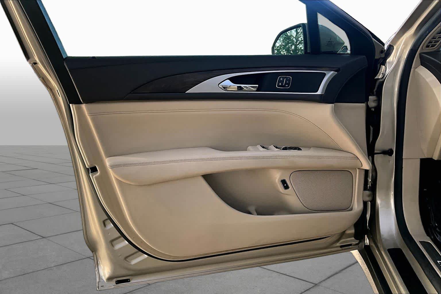 Used 2017 Lincoln MKZ Reserve w/ Technology Package FWD image 22