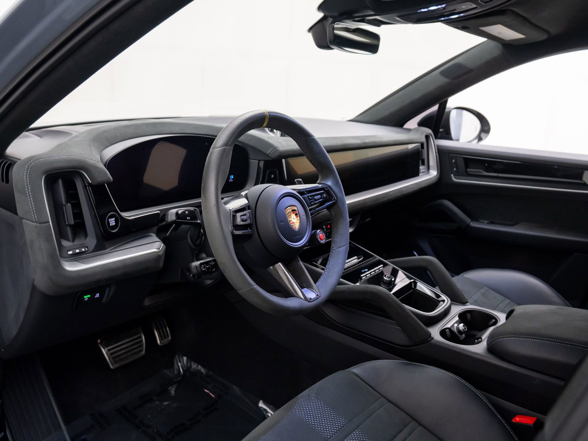 Certified 2024 Porsche Cayenne Turbo GT image 4