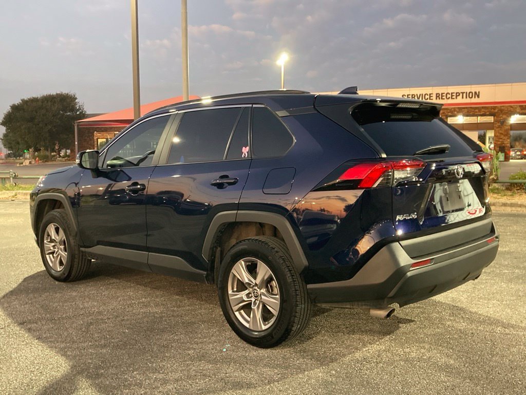 Used 2025 Toyota RAV4 XLE w/ Convenience Package FWD image 7