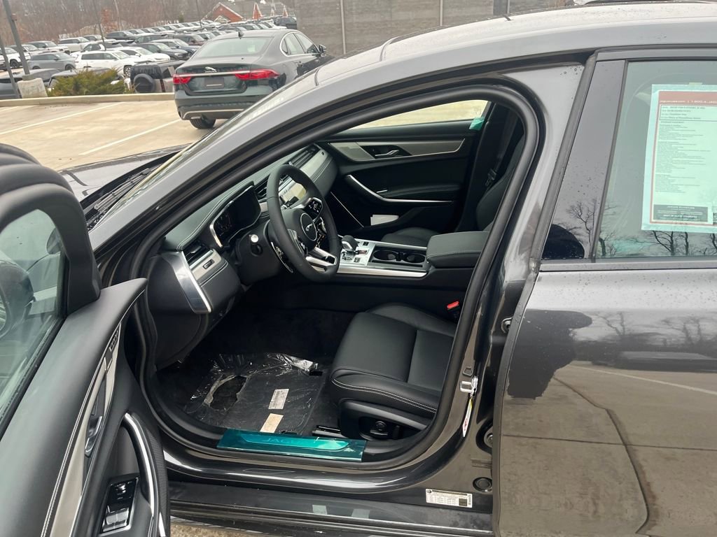 New 2024 Jaguar XF R-Dynamic SE image 9