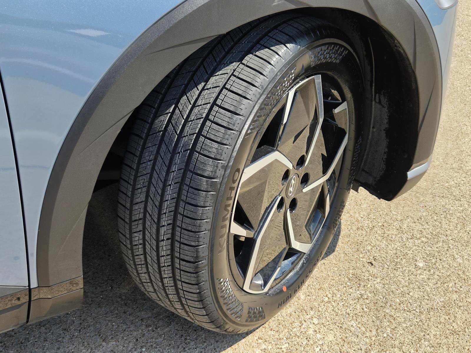 Certified 2024 Hyundai Ioniq 5 SE AWD/4WD image 6