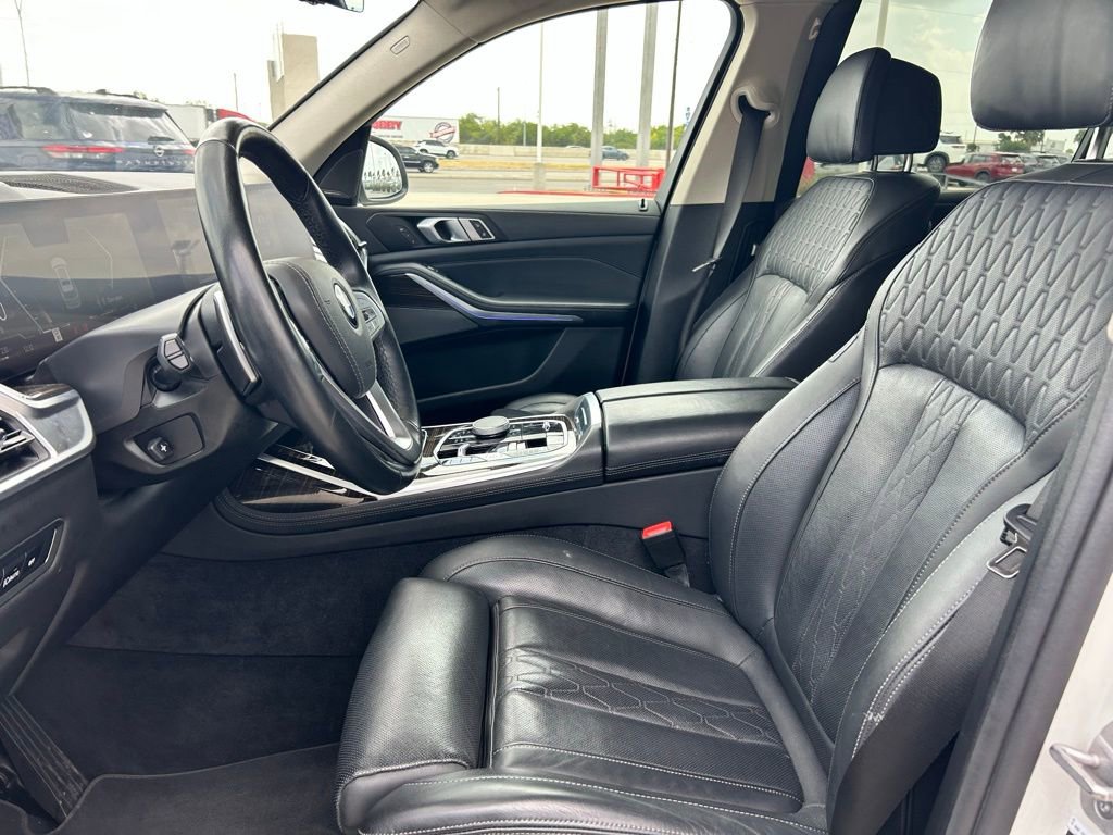 Used 2025 BMW X7 xDrive40i image 10