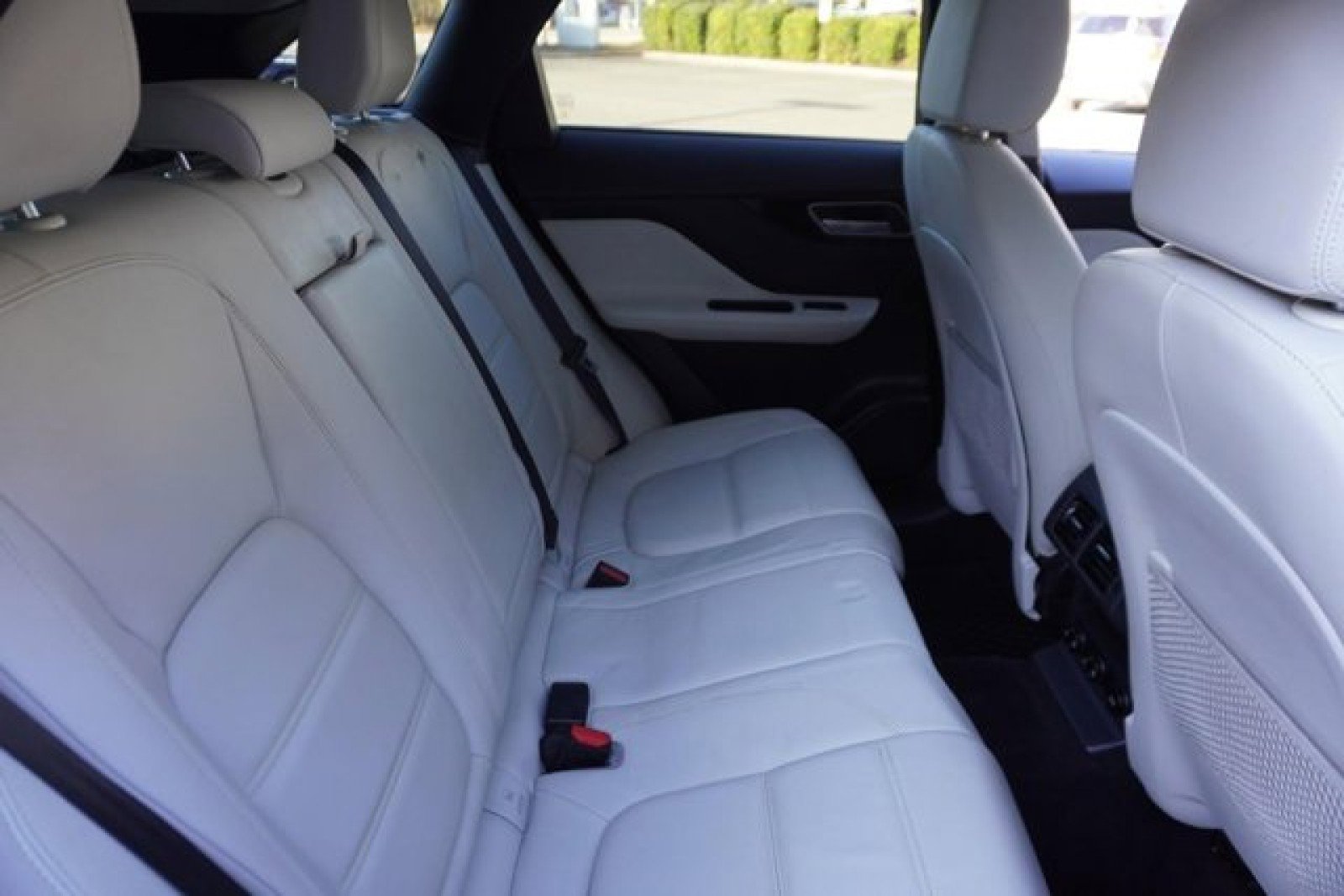 Used 2018 Jaguar F-PACE Prestige image 20