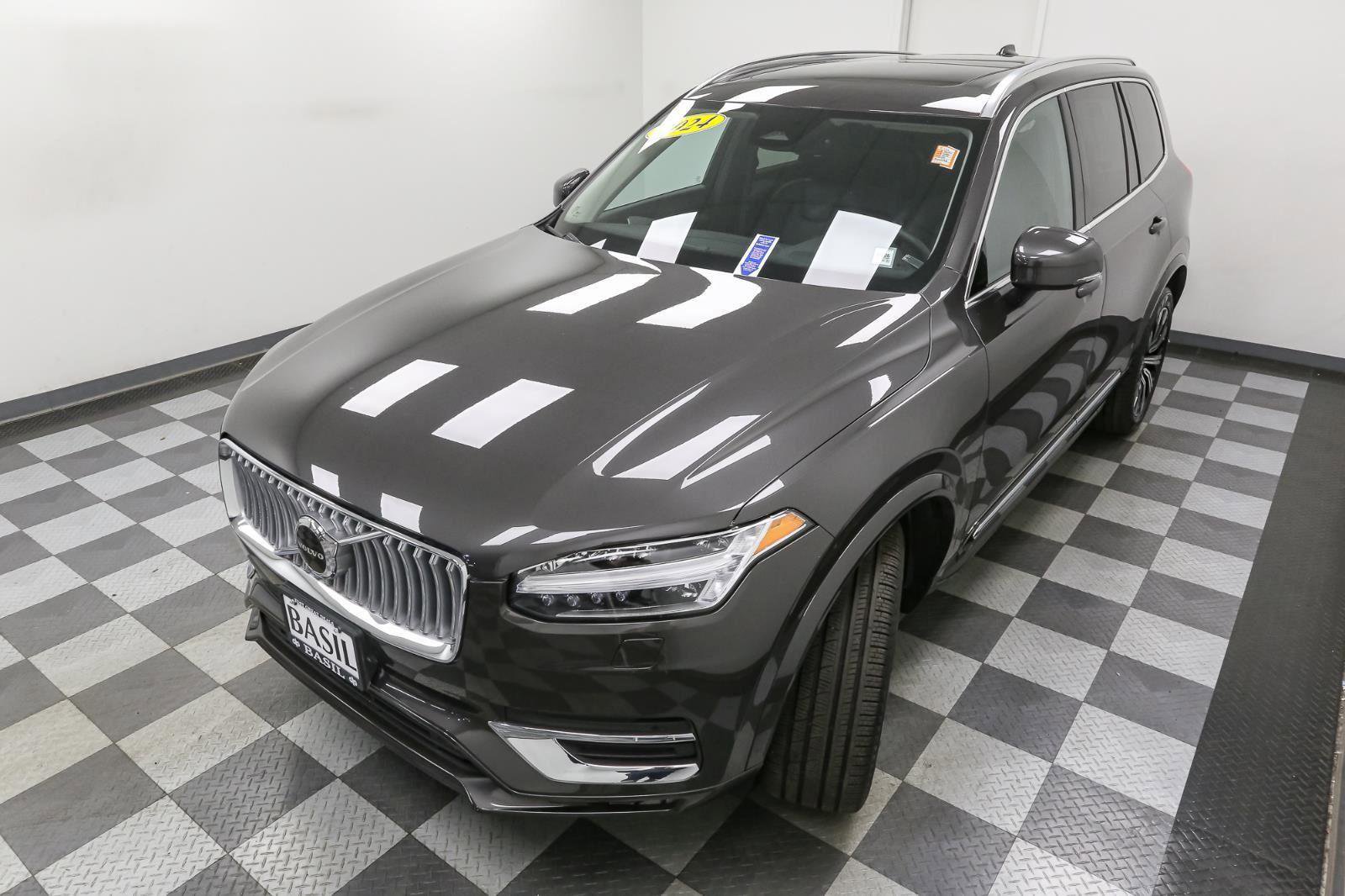 Used 2024 Volvo XC90 B5 Core w/ Climate Package image 11